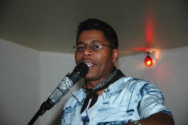 min 2006 10 03 latino 093